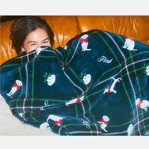 PINK Victoria Secret’s Blanket Sherpa Green Plaid with Puppy Dogs